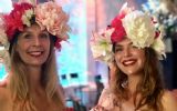 100e Meisje van het Compliment bij Tobacco Theater