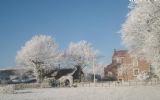 Evenementenlocatie zet met verschillende bureaus en cateraars winterconcepten neer
