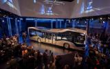 Mercedes-Benz lanceert bus van de toekomst in evenementenlocatie SugarCity