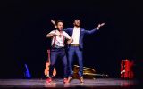 Molukse theaterbroers stoppen er voorlopig mee