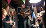 Natwerk en Qmusic organiseren in studentenkeuken een overweldigend event