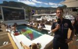 Red Bull bouwt tijdelijke eventlocatie voor staaltje relatiemarketing Red Bull style...