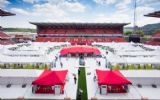 Veldeman verandert voetbalstadion in tentendorp