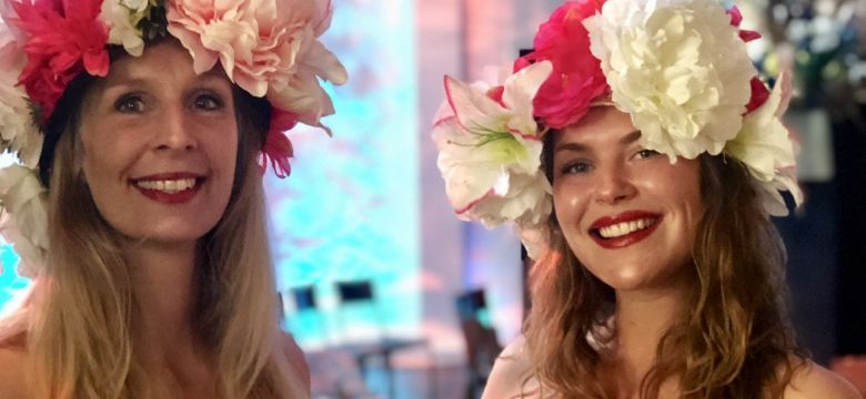 100e Meisje van het Compliment bij Tobacco Theater