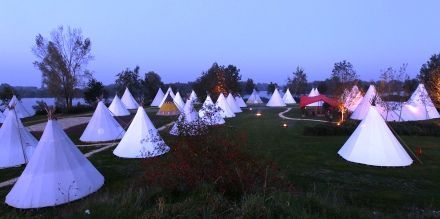 All Events Group verplaatst Raad van Bestuur van vergaderruimte naar luxe tipi