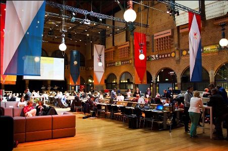 Beurs van Berlage het centrum bij de troonswisseling