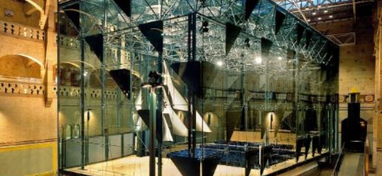 Beurs van Berlage verkoopt glazen zaal voor één euro aan Spoorzone Tilburg