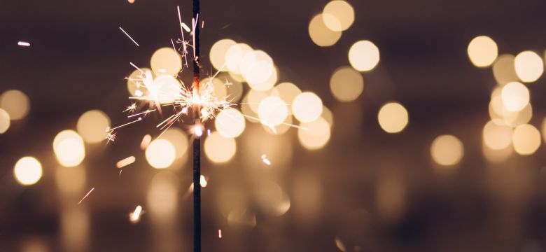 BLOG Eindejaarsevents: 'Met een glas bubbels en een speech van de directeur red je het niet meer'