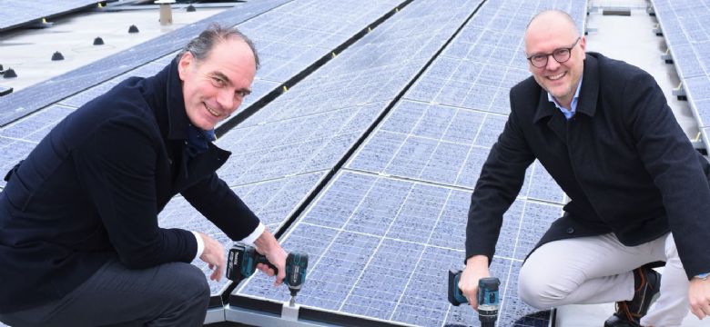 Cateraar Maison van den Boer vergroent met ruim 2500 zonnepanelen