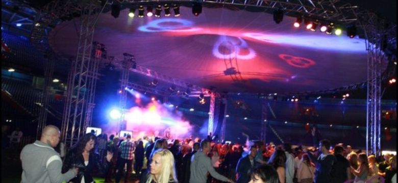 Cinéma in De Kuip, dance event op de middenstip