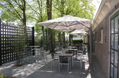 Claus neemt buitenlocatie onder handen