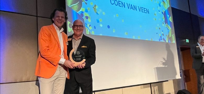 Coen van Veen wint Hotel Property Sales Person of the Year Award