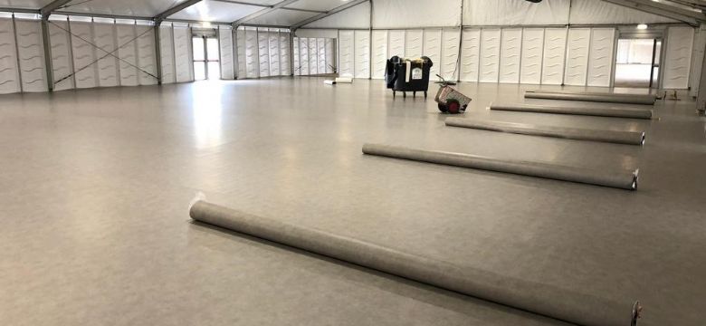 Cover Flooring voorziet vloerbescherming in de vaccinatiecentra