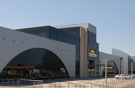 Crown Business Studios, Oseven en Van Eeden bundelen krachten