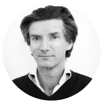 Een sprekersbureau met journalisten