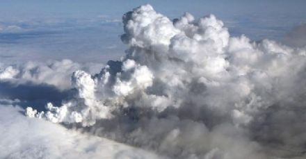 En dan nog even dit:IDEA-bestuur getroffen door aswolk