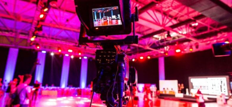 Ervaren eventprofessionals buigen live events om naar hybride of online events