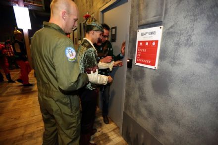 Escape Room trend in bedrijfsuitjesland: Prison Island als variant voor grote groepen