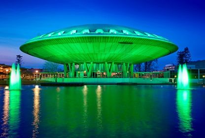 Evenementenlocatie Evoluon Eindhoven volledig in het groen