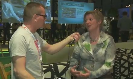 EVENT 14 - Inspiratietheater valt op met 9 grote schermen en zappen in geluid (VIDEO)
