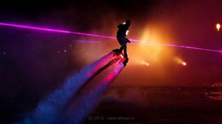 EVENT 14 Innovatieplein: DTL presenteert The Flyboard Nightshow