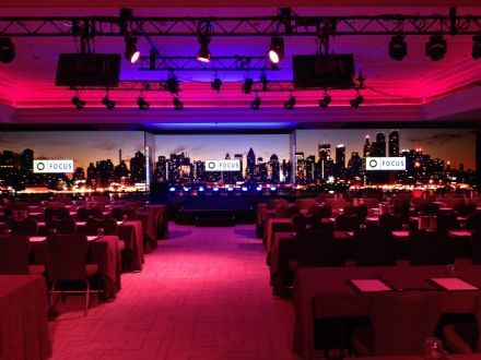 Focus Amsterdam maakt met enorme LED wall belevenis van congres