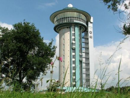 Helikopter stort neer bij locatie Van der Most