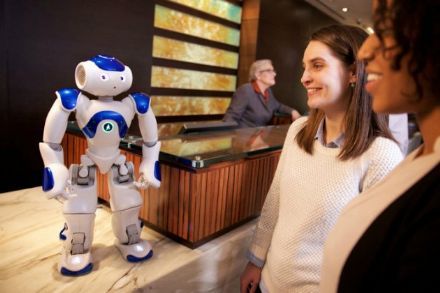 Hilton en IBM introduceren zelflerende robot voor betere klantbeleving