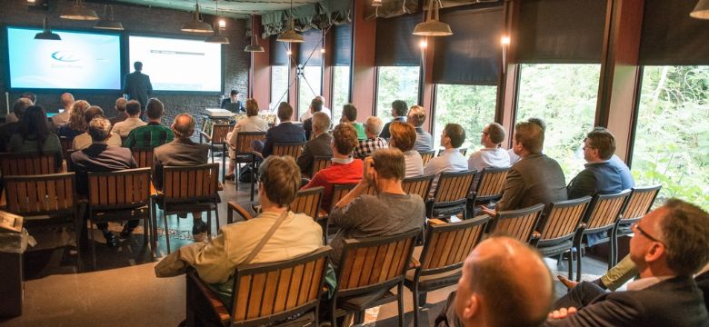 Hoe zorg je voor interactiviteit in de zaal?