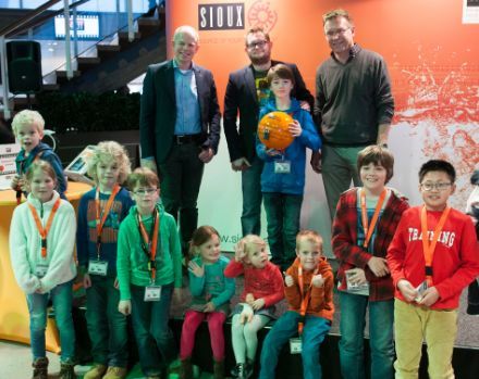 'In 2045 kunnen we elkaars gedachten lezen'