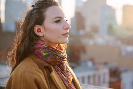 In-ear vertaalgadget maakt wereld zonder taalbarrières mogelijk