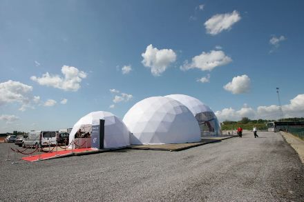 ITC Rubis opent Terminal in kolossaal logo