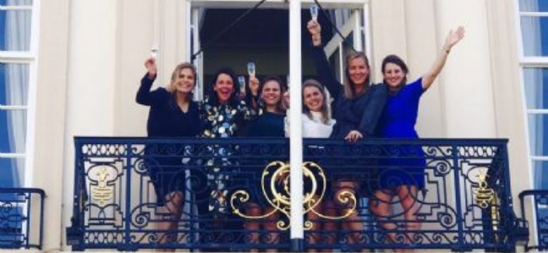 Kronenburg viert 25-jarig jubileum en reikt Hospitality Award uit