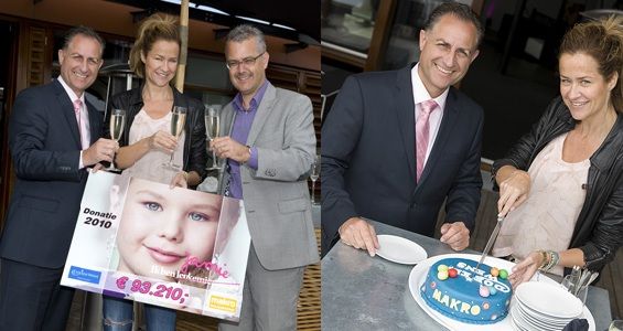 Makro overhandigt in The Upper Deck een cheque van bijna een ton aan Doe Een Wens