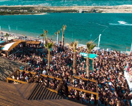 Muziekfestivals met leisure programma boosten toerisme in Griekenland