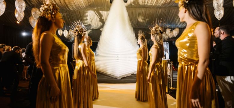 Nederlands eventbureau breekt wereldrecord champagnepiramide bouwen