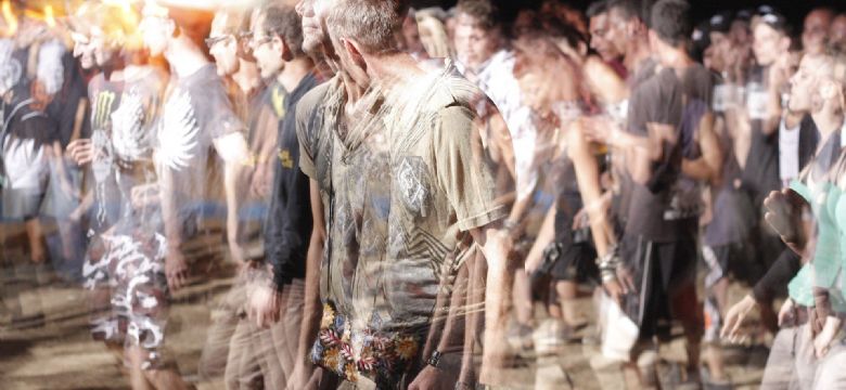 Onderzoek: ‘Buiten event kan veilig georganiseerd worden, grote binnen events niet in lijst superspreads’