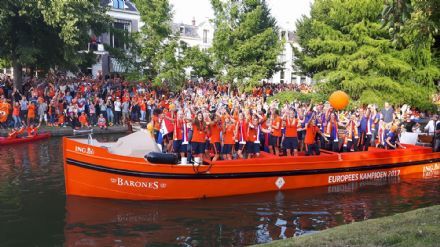 Oseven neemt ons mee in de EK-huldiging met een leadtijd van nog geen week