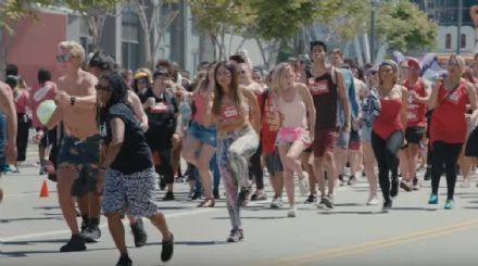 Paramount Pictures stunt met slowmotion evenement als promo voor Baywatch film