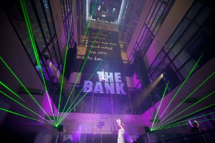 Partycateraar Cuisine on tour en eventbureau fijnevent openen samen The Bank