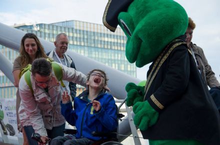 Prachtig evenement voor 1200 gezinnen van Stichting Opkikker