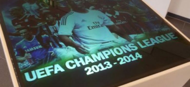 Pro Systems zet statafel met LED-projector in de markt