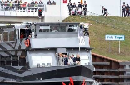 Pure-liner speelt hoofdrol bij opening Maximakanaal