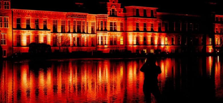 REDALERT kleurt Nederland evenementenland rood: bekijk diverse foto's