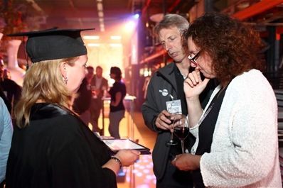Rosa Schemerhorn (Kronenburg) wint kennistest EventBranche Borrel