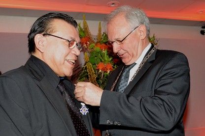Roy Grünewald Ridder in de Orde van Oranje Nassau