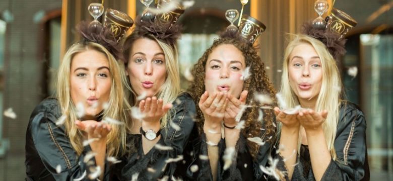 Unilever-merk Magnum breekt omzet- en publiciteitsrecords met pyjama evenement