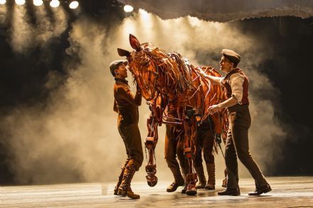 War Horse: baanbrekende theatervoorstelling met zakelijke arrangementen
