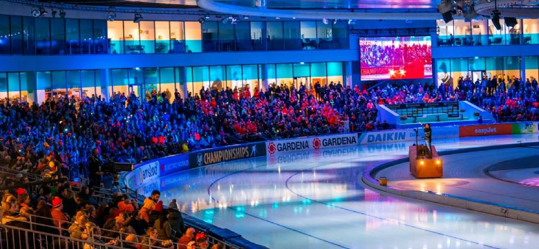 Wat leren we van het EK Schaatsen: de stadionomroeper als tv-presentator