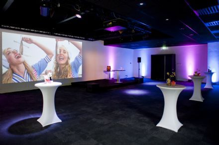 Wereldprimeur in Crowne Plaza Den Haag Promenade: 4k laserprojectie voor meetings en events